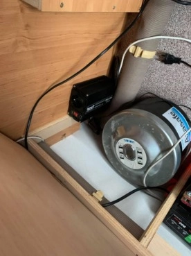                         Knaus 450 1997 r., DMC 1200 kg - zdjęcie 8
                        