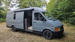                         Legendarny VW LT35 od PodróżoVanie - zdjęcie 1
                        