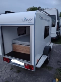                         Mini Przyczepa TOMPLAN – Lekka (DMC 650kg), Idealna dla 2 osób - zdjęcie 4
                        