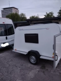                         Mini Przyczepa TOMPLAN – Lekka (DMC 650kg), Idealna dla 2 osób - zdjęcie 2
                        