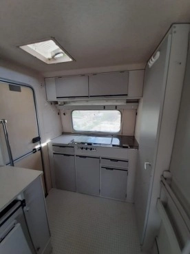                         Przyczepa Beyerland Vitesse 1987 r. - zdjęcie 2
                        