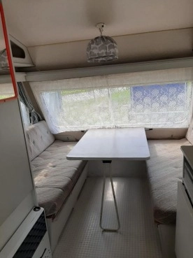                         Przyczepa Beyerland Vitesse 1987 r. - zdjęcie 9
                        