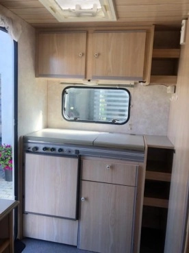                         Przyczepa CARAVELAIR 1992 r. Bamba 330 EK + przedsionek, DMC 850 kg - zdjęcie 6
                        