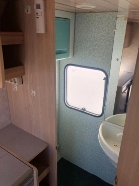                         Przyczepa CARAVELAIR 1992 r. Bamba 330 EK + przedsionek, DMC 850 kg - zdjęcie 9
                        