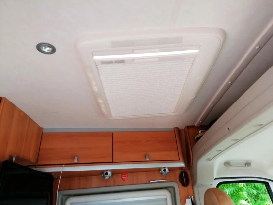                         Fiat Ducato Kamper Hymer 2013r max długi 53 tys km - zdjęcie 11
                        