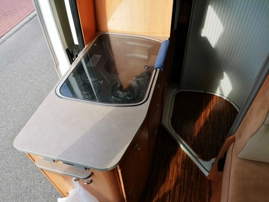                         Fiat Ducato Kamper Hymer 2013r max długi 53 tys km - zdjęcie 12
                        