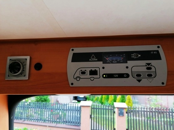                         Fiat Ducato Kamper Hymer 2013r max długi 53 tys km - zdjęcie 13
                        