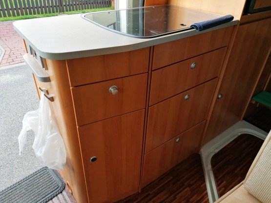                         Fiat Ducato Kamper Hymer 2013r max długi 53 tys km - zdjęcie 20
                        