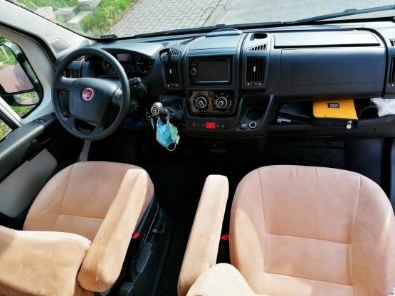                         Fiat Ducato Kamper Hymer 2013r max długi 53 tys km - zdjęcie 9
                        