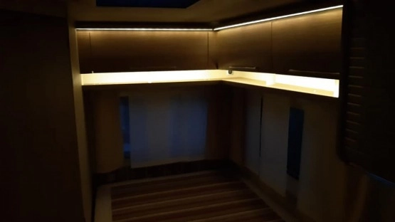                         Burstner Averso 465 TS, 13 r., 530 cm wewnątrz - zdjęcie 17
                        