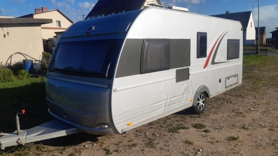                         Burstner Averso 465 TS, 13 r., 530 cm wewnątrz - zdjęcie 1
                        