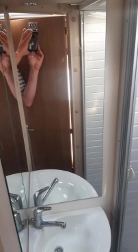                         Burstner Averso 465 TS, 13 r., 530 cm wewnątrz - zdjęcie 4
                        