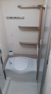                         Burstner Averso 465 TS, 13 r., 530 cm wewnątrz - zdjęcie 7
                        