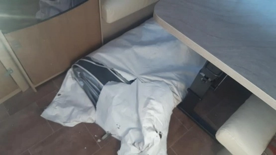                         Burstner Averso 465 TS, 13 r., 530 cm wewnątrz - zdjęcie 9
                        