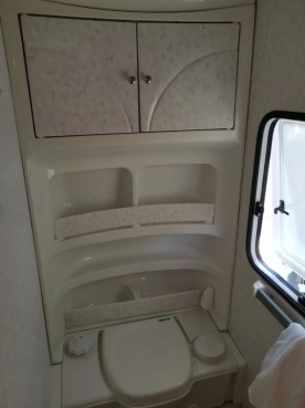                         Sprzedam Hobby Exclusive 560 - zdjęcie 4
                        