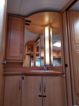                         Sprzedam Hobby Exclusive 560 - zdjęcie 5
                        