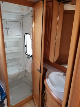                         Sprzedam Hobby Exclusive 560 - zdjęcie 8
                        