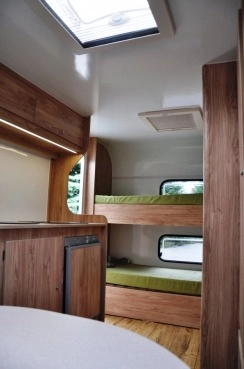                         Nowa 2020 Przyczepa Kempingowa NIEWIADÓW 4 osobowa Toaleta Prysznic Kuchnia DMC 1000 kg - zdjęcie 10
                        