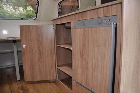                         Nowa 2020 Przyczepa Kempingowa NIEWIADÓW 4 osobowa Toaleta Prysznic Kuchnia DMC 1000 kg - zdjęcie 14
                        