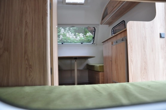                         Nowa 2020 Przyczepa Kempingowa NIEWIADÓW 4 osobowa Toaleta Prysznic Kuchnia DMC 1000 kg - zdjęcie 15
                        