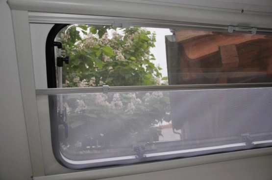                         Nowa 2020 Przyczepa Kempingowa NIEWIADÓW 4 osobowa Toaleta Prysznic Kuchnia DMC 1000 kg - zdjęcie 17
                        