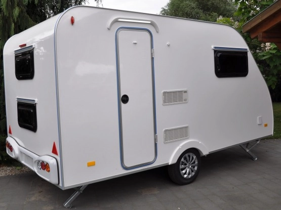                         Nowa 2020 Przyczepa Kempingowa NIEWIADÓW 4 osobowa Toaleta Prysznic Kuchnia DMC 1000 kg - zdjęcie 2
                        