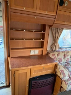                         Bessacarr Cameo | Przyczepa kempingowa | kemping + Przedsionek + Mover - zdjęcie 3
                        