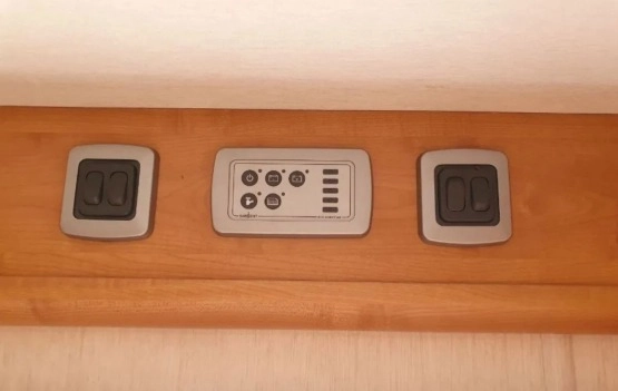                         Ford Transit Camper 2013 od osoby prywatnej ( kamper ) - zdjęcie 11
                        