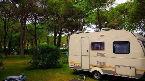                         Do wynajęcia lekka przyczepa kempingowa: 4-5 osobowa Sterckeman 900dmc - zdjęcie 2
                        