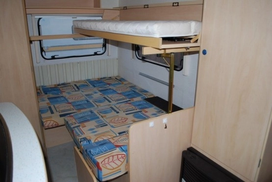                         Do wynajęcia lekka przyczepa kempingowa: 4-5 osobowa Sterckeman 900dmc - zdjęcie 3
                        