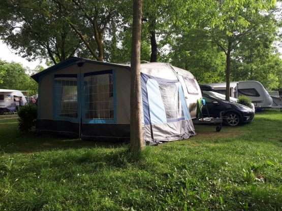                         Do wynajęcia lekka przyczepa kempingowa: 4-5 osobowa Sterckeman 900dmc - zdjęcie 8
                        