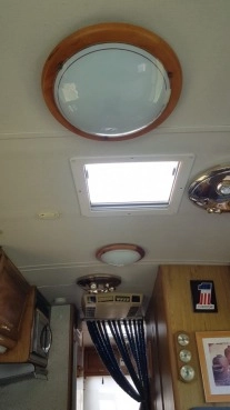                         Kamper Winnebago Itasca Sunflayer  - zdjęcie 20
                        