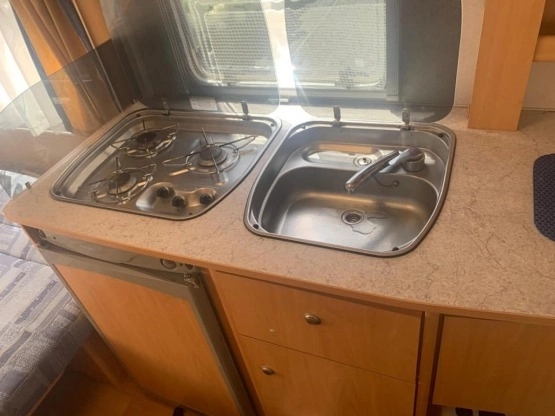                         Knaus Sport 420, 2003 r. - zdjęcie 3
                        