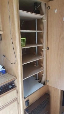                         Sprzedam przyczepę kempingową TEC, 5 osobowa, 1989 r., DCM 1170 kg - zdjęcie 16
                        