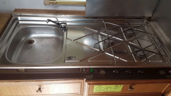                         Sprzedam przyczepę kempingową TEC, 5 osobowa, 1989 r., DCM 1170 kg - zdjęcie 17
                        