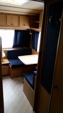                         Sprzedam przyczepę kempingową TEC, 5 osobowa, 1989 r., DCM 1170 kg - zdjęcie 2
                        