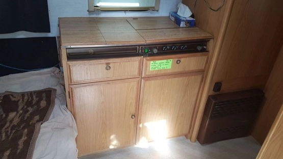                         Sprzedam przyczepę kempingową TEC, 5 osobowa, 1989 r., DCM 1170 kg - zdjęcie 3
                        