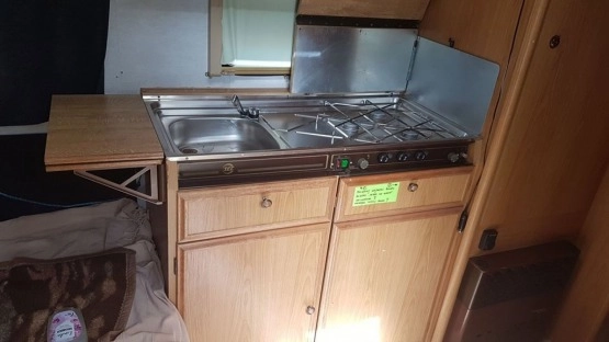                         Sprzedam przyczepę kempingową TEC, 5 osobowa, 1989 r., DCM 1170 kg - zdjęcie 8
                        