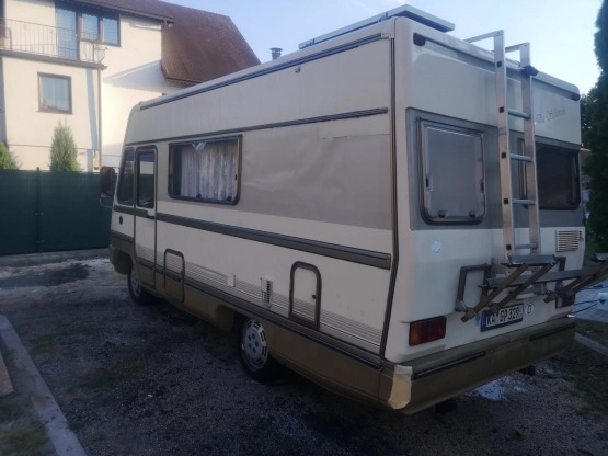                         Kamper Peugeot J5 Integra 2.5 TD 120tys solar brak korozji - zdjęcie 13
                        