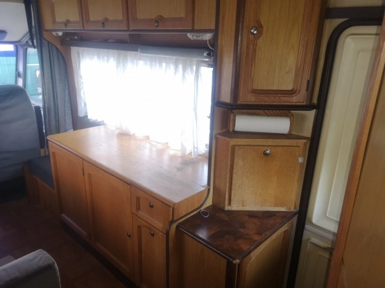                         Kamper Peugeot J5 Integra 2.5 TD 120tys solar brak korozji - zdjęcie 17
                        