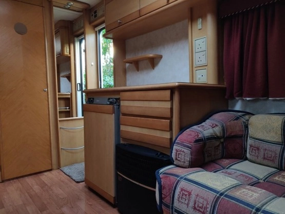                         Przyczepa kempingowa 2/3 osobowa Elddis Hurricane GTX z 2000 roku - zdjęcie 3
                        