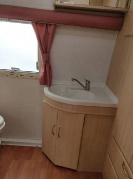                         Przyczepa kempingowa 2/3 osobowa Elddis Hurricane GTX z 2000 roku - zdjęcie 5
                        