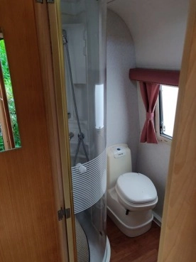                         Przyczepa kempingowa 2/3 osobowa Elddis Hurricane GTX z 2000 roku - zdjęcie 9
                        