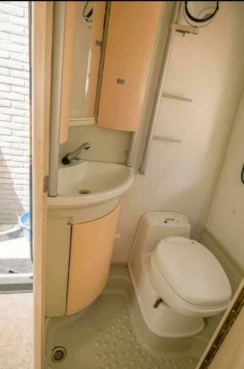                         Burstner Scala z 1999 r. - zdjęcie 12
                        