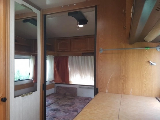                         Przyczepa kempingowa Burstner Lux - zdjęcie 9
                        