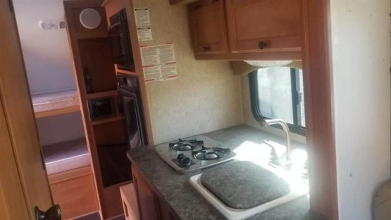                         2011 rok, Camper MPG - zdjęcie 5
                        