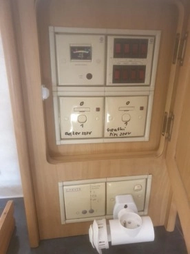                         Przyczepa Elddis Typhoon EX2000 - zdjęcie 17
                        