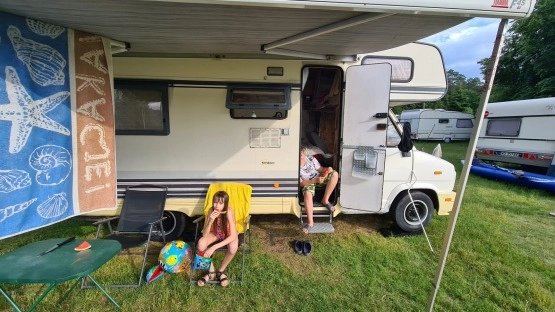                         CAMPER Fiat Ducato 2.5D KAMPER Burstner IDEALNY WERSJA ZIMOWA - zdjęcie 5
                        