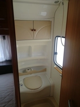                         Hobby De Luxe 560 Klima*Mover*Grzanie*Elektryczny Grill*Namiot*2009r.Full - zdjęcie 2
                        