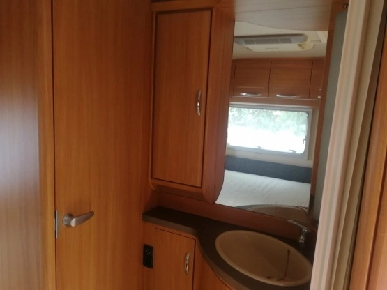                         Hobby De Luxe 560 Klima*Mover*Grzanie*Elektryczny Grill*Namiot*2009r.Full - zdjęcie 9
                        